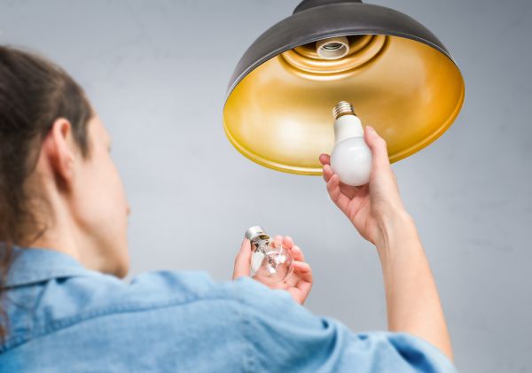 Cost of Light Bulb Replacement in Brunswick